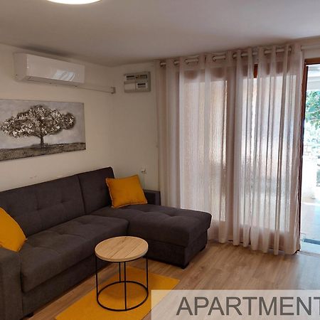 Apartmani Denis Stara Baška Eksteriør billede